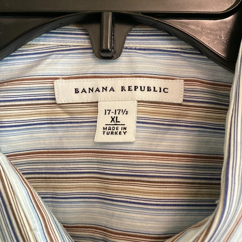 Men’s Banana Republic button down shirt